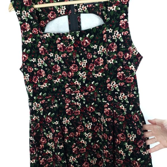 Dangerfield Floral Corduroy Dress with Pockets 12 - Picture 4 of 8